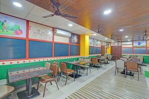 Restaurant - Fabhotel Rush Inn (Hyderabad)