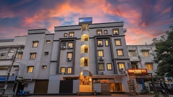 Mặt tiền nơi lưu trú