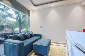 Área de estar no saguão