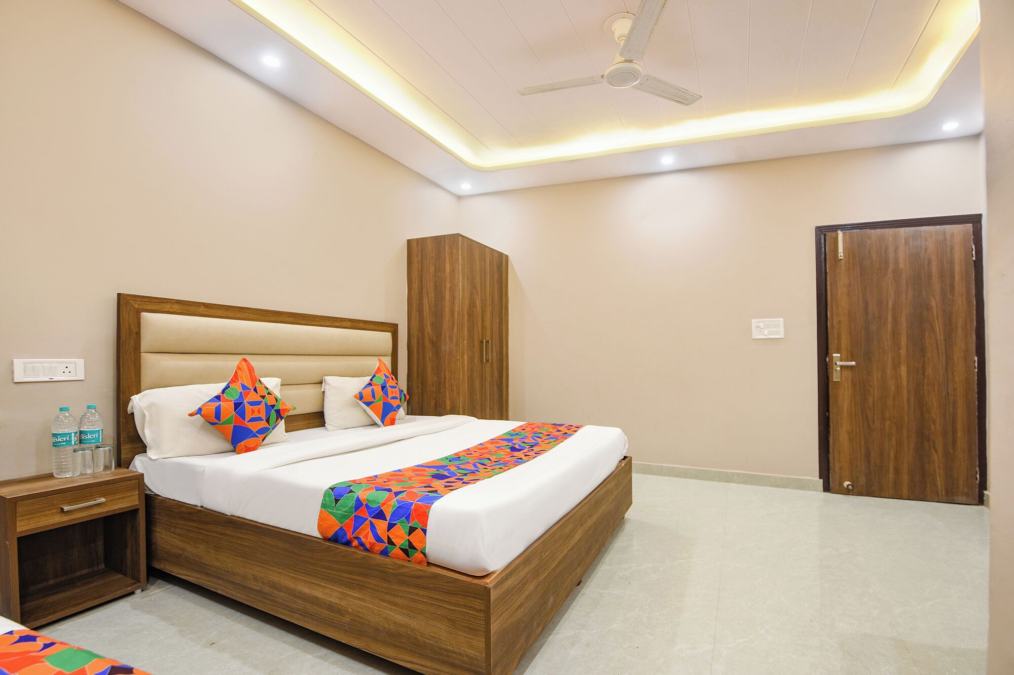 Egyptian cotton sheets, premium bedding, in-room safe, free WiFi