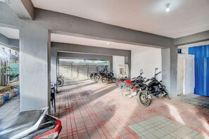 Parking - Fabhotel Sai Executive (Pune)