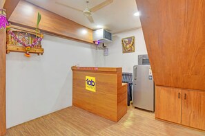 Reception - Fabhotel Kanak Executive (Pune)