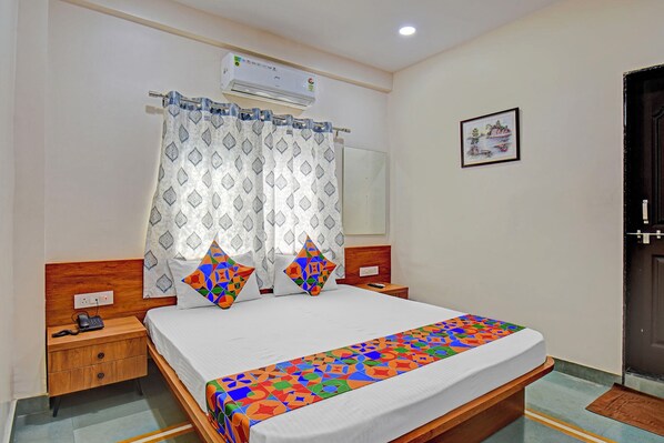 Deluxe Room | Egyptian cotton sheets, premium bedding, in-room safe, free WiFi - Fabhotel Kanak Executive (Pune)