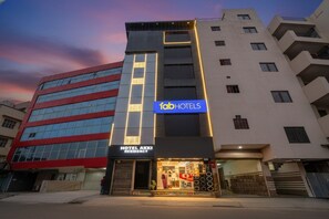 Property entrance - Fabhotel Akki Residency (Noida)