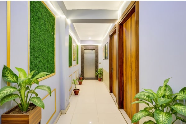 Lobby - Fabhotel Akki Residency (Noida)