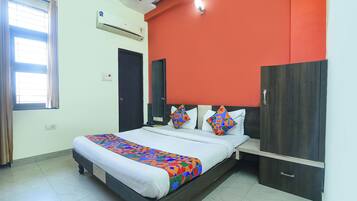 Deluxe Room | Egyptian cotton sheets, premium bedding, in-room safe, free WiFi