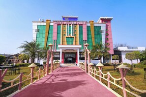 Front of property - Fabhotel Highway Pride (Jaipur)
