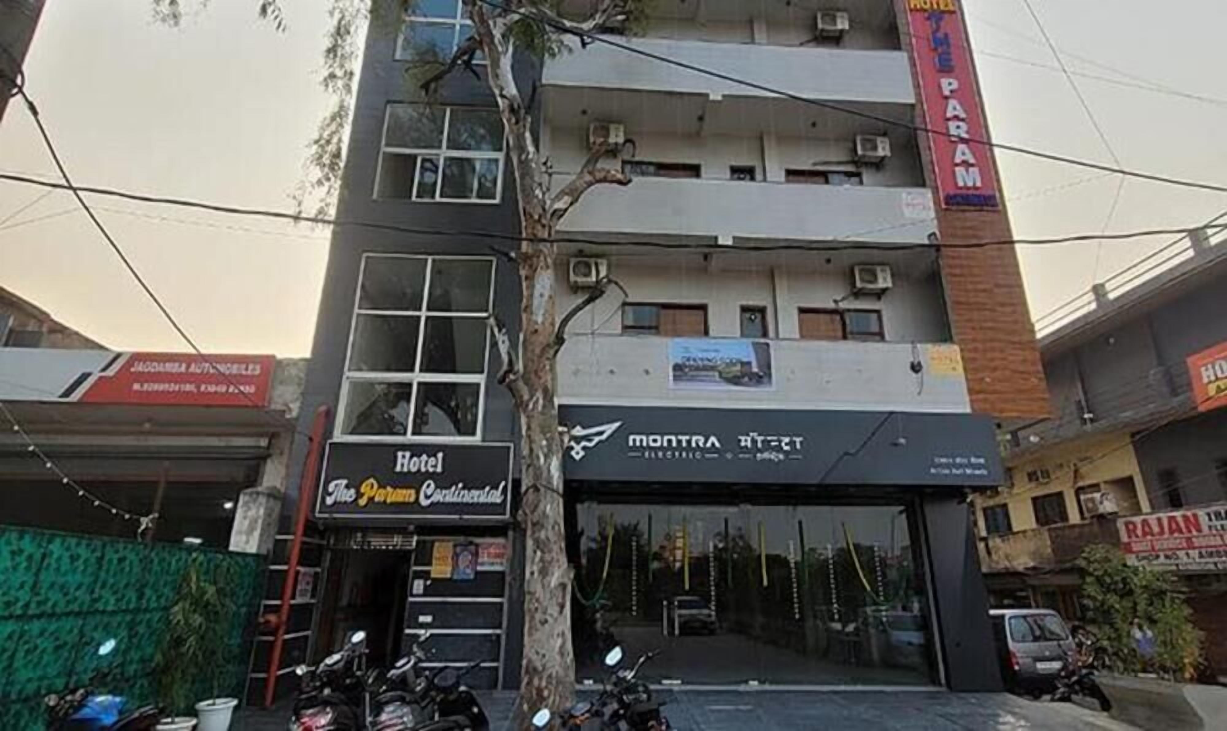 A hotel with a sign indicating it is a 'Hotel The Port'.