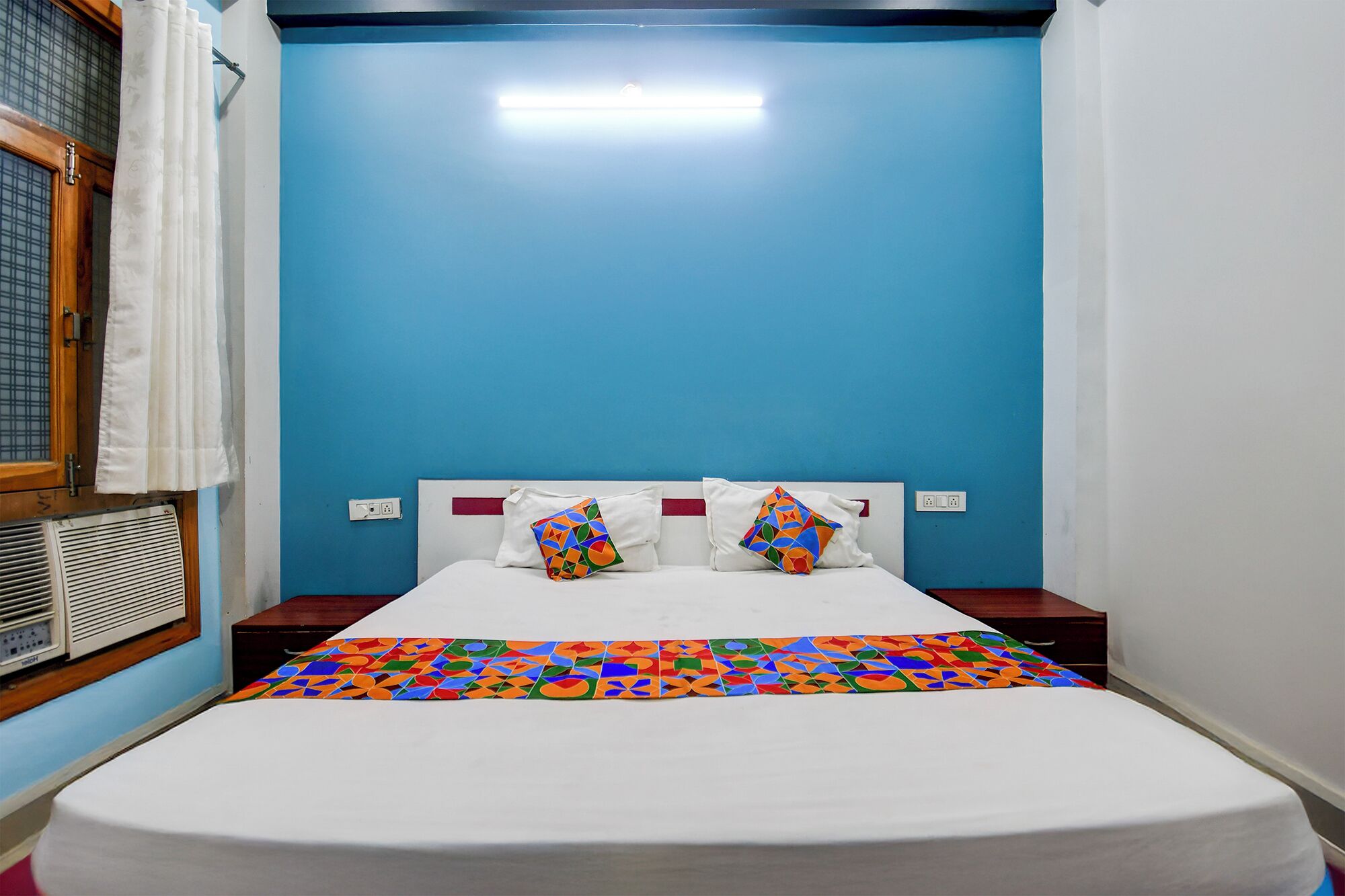 Egyptian cotton sheets, premium bedding, in-room safe, free WiFi