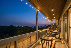 Balcony - FabHotel Hygge Stay - 1.5km from Belvedere Towers Metro Station Gurgaon (Gurugram)