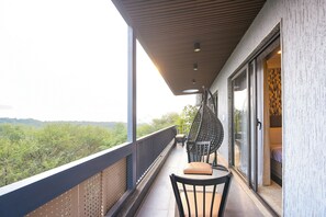 Balcony - FabHotel Hygge Stay - 5 Min From Belvedere Towers Metro Station (Gurugram)