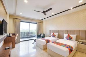 Egyptian cotton sheets, premium bedding, in-room safe, free WiFi - FabHotel Hygge Stay - 1.5km from Belvedere Towers Metro Station Gurgaon (Gurugram)