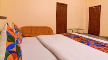 Egyptian cotton sheets, premium bedding, in-room safe, free WiFi