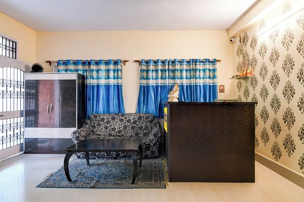 Reception - Fabhotel Samanta (Barasat)