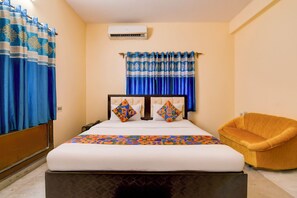 Egyptian cotton sheets, premium bedding, in-room safe, free WiFi - Fabhotel Samanta (Barasat)