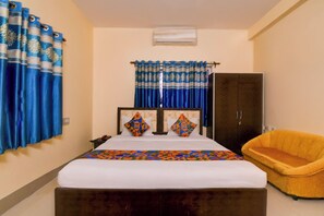 Deluxe Room | Egyptian cotton sheets, premium bedding, in-room safe, free WiFi