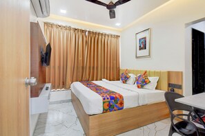 Egyptian cotton sheets, premium bedding, in-room safe, free WiFi - Fabhotel Delight Inn (Shirur)