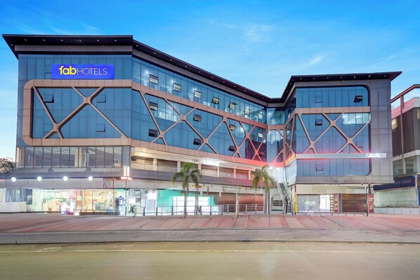 Exterior - Fabhotel Lake View I (Vadodara)