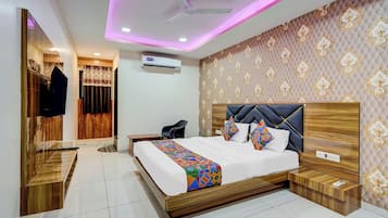 Rom – deluxe | Sengetøy i egyptisk bomull, sengetøy av topp kvalitet og safe på rommet