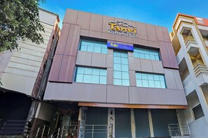 Exterior - Fabhotel Tanvi Grand (Visakhapatnam)