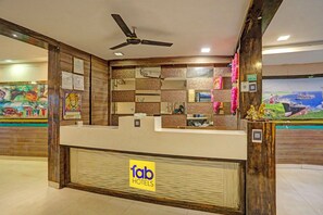 Reception - Fabhotel Tanvi Grand (Visakhapatnam)