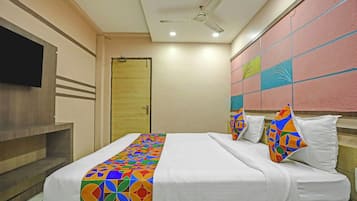 Egyptian cotton sheets, premium bedding, in-room safe, free WiFi