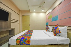 Egyptian cotton sheets, premium bedding, in-room safe, free WiFi - Fabhotel Tanvi Grand (Visakhapatnam)