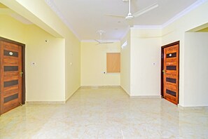 Lobby - Via RS Grand Inn (Hyderabad)
