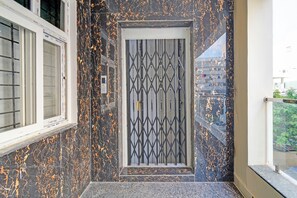 Lift - Via RS Grand Inn (Hyderabad)