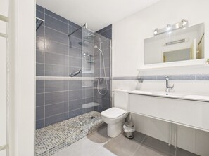 Shower, hair dryer - 200m from La Baule beach - 4 adults/1 child (La Baule-Escoublac)