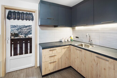 Apartment 'Primavera 3' with Mountain View, Shared Garden and Wi-Fi