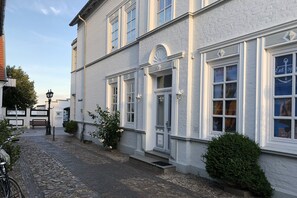 Exterior detail - Apartment at the Sandwall with 3 rooms on approx. 55m² with sea view (Wyk auf Föhr)