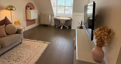 Stunning Modern Apartment with Private Car Parking Space