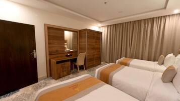 Een kluis op de kamer, geluiddichte muren, een strijkplank/strijkijzer