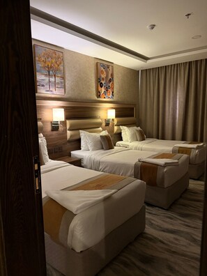 Double Room | In-room safe, soundproofing, iron/ironing board, wheelchair access