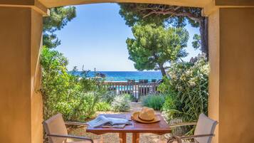 Double Room, Sea View | In-room safe, free WiFi