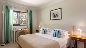 Family Room | In-room safe, free WiFi