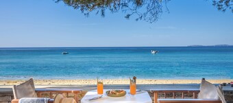 Hôtel La Pinède Plage