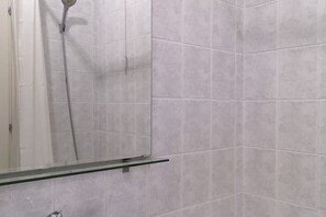 Hair dryer, bidet, towels, soap - Modern, Bright,Lake view (Intra)