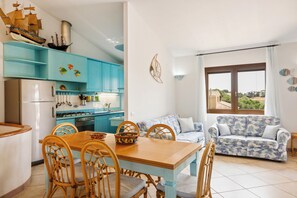 คอมฟอร์ทอพาร์ทเมนท์, ปลอดบุหรี่, วิวทะเล | บริเวณนั่งเล่น