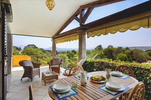Comfort-Apartment, Nichtraucher, Meerblick | Terrasse/Patio