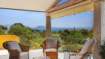 Appartement Confort, non-fumeurs, vue mer | Terrasse/Patio