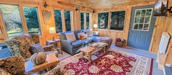 The Rosewood – Vermont Lake Cottage Near Crystal Beach & Killington Skiing