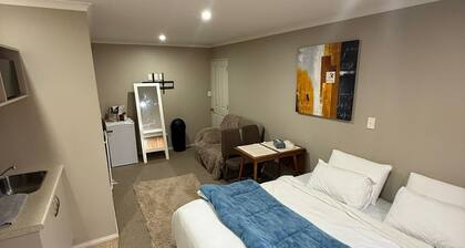 A private mini house with own T&B, mini kitchen and entertainment area!