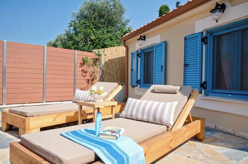 Amici Cottage with outdoor jacuzzi