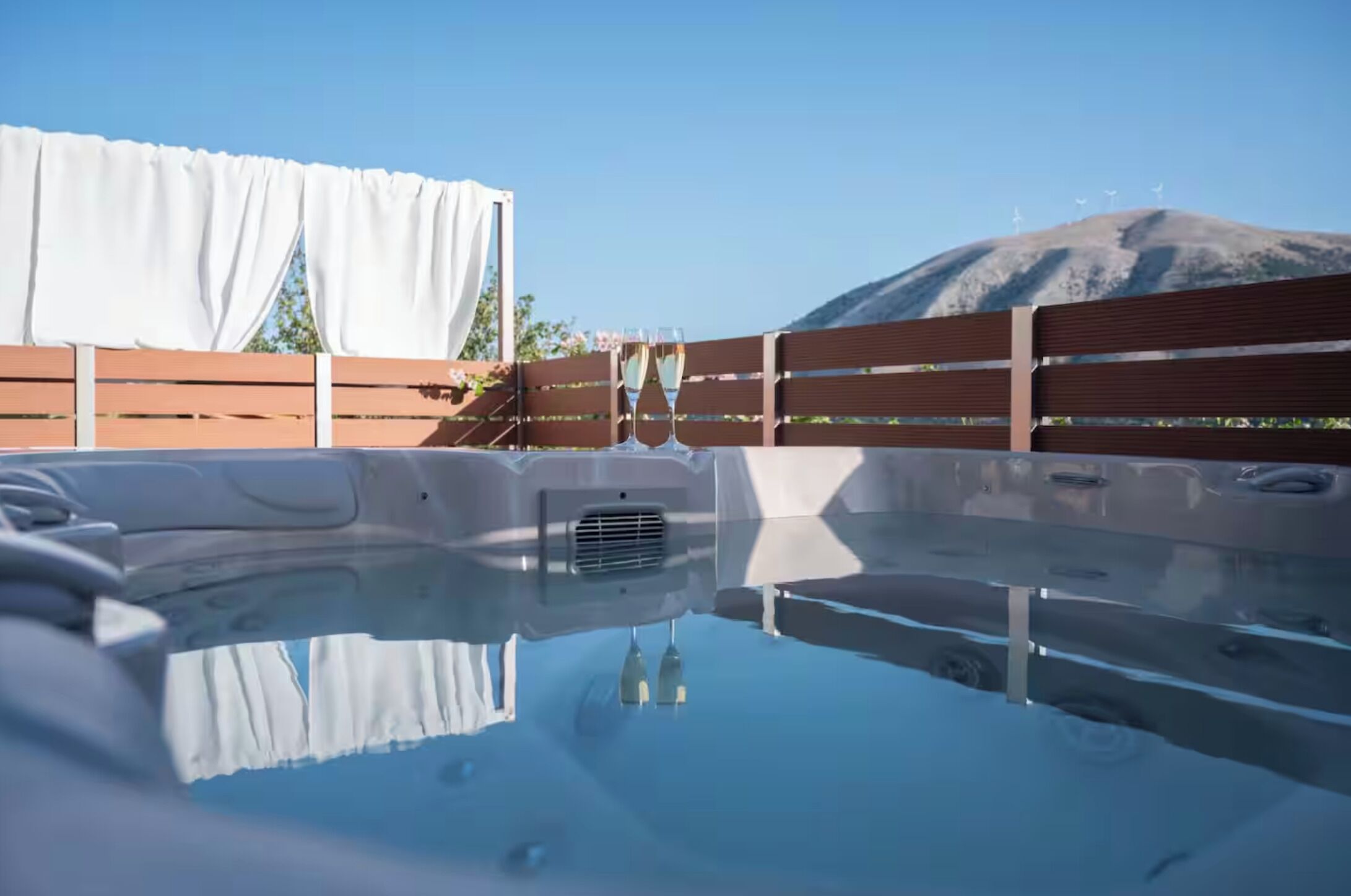 Outdoor spa tub
