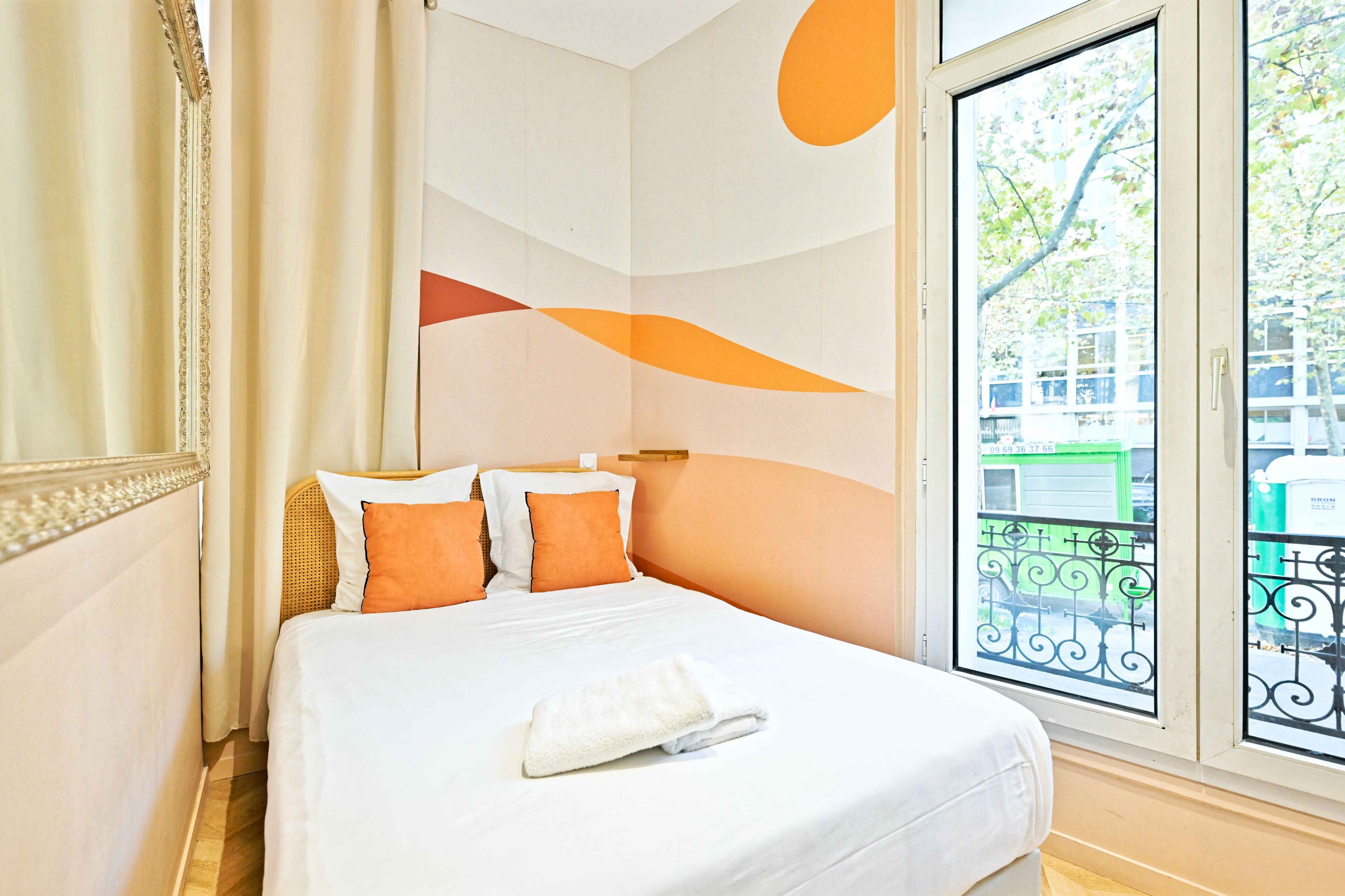 Perhehuoneisto | Silitysrauta/-lauta