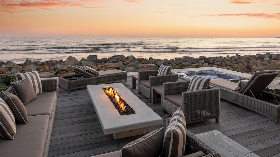 Rincon Refuge Beachfront for 6