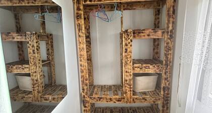 Baz-Art Eco Guest House