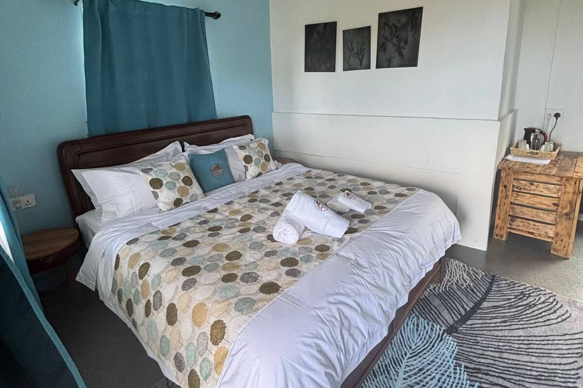 Kahden hengen deluxe-huone, vuoristonäköala | Silitysrauta/-lauta, ilmainen Wi-Fi